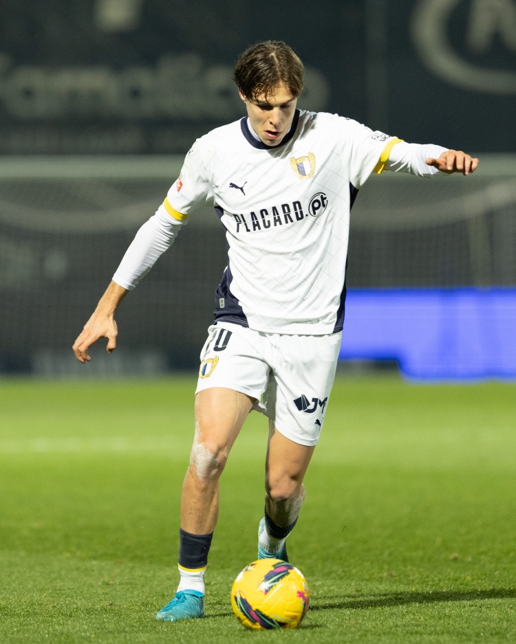 比赛中通过, 康的合同要, 口中古斯塔 比赛中通过, 康的合同要, 口中古斯塔