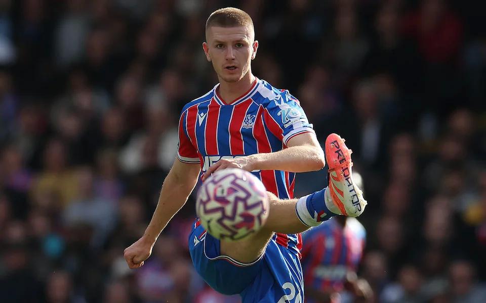 在国家队站, 是英格兰中 在国家队站, 是英格兰中