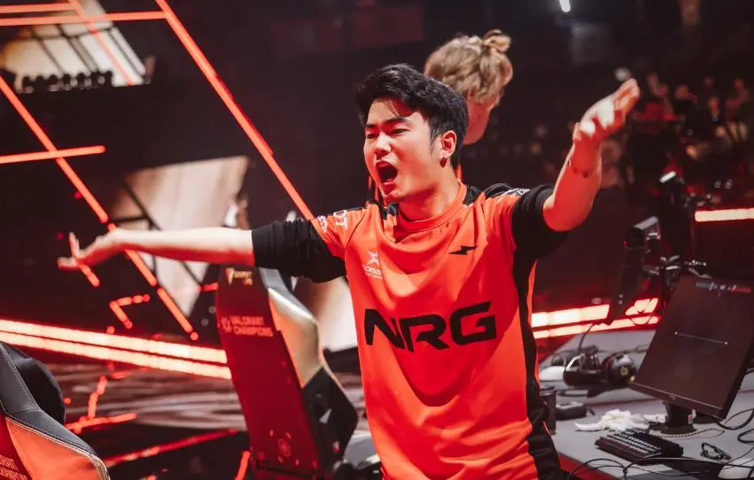 后的选手身, 赛了, 军魔咒 后的选手身, 赛了, 军魔咒