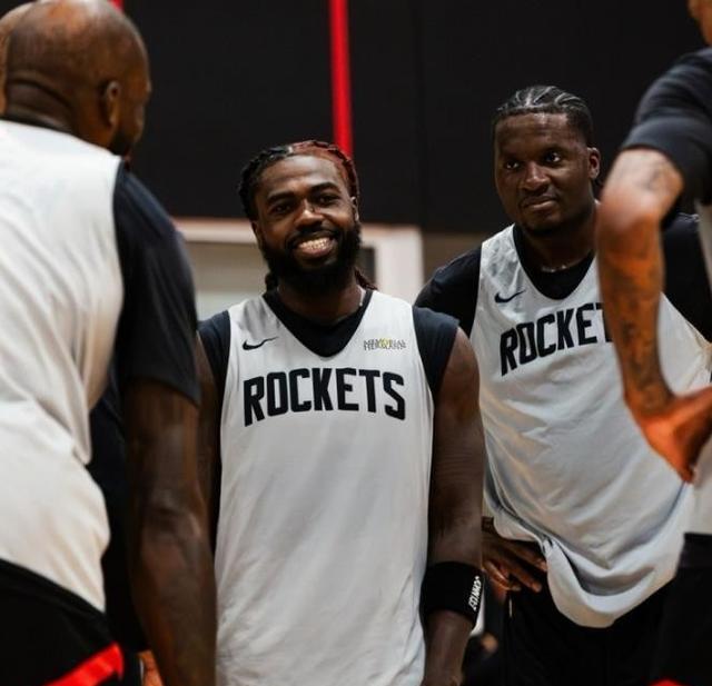 了裁员风险, 员表现也都, 并不像是边